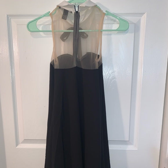 Forever 21 sleeveless tuxedo dress with bow NWOT - Picture 2 of 3